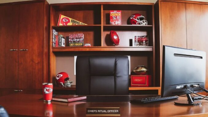 Official Kansas City Chiefs Home Decor, Chiefs Home Goods, Office Chiefs  Decorations, NFLShop.com